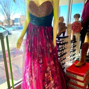 14 Wink Prom Pink Blk Princess gown